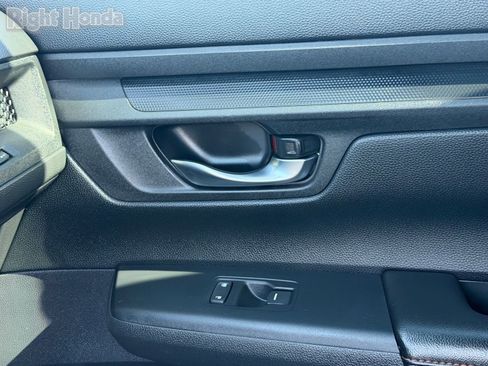Used 2025 Honda CR-V Sport-L image 34