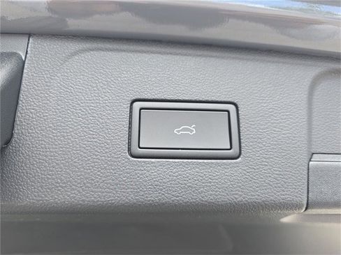 New 2026 Volkswagen Atlas SE image 31