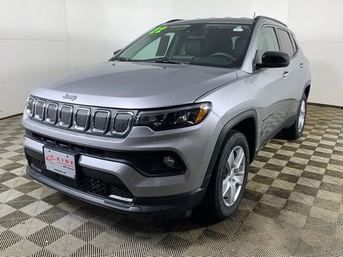 Used 2022 Jeep Compass Latitude w/ Convenience Group image 2