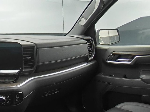 Used 2025 GMC Sierra 1500 SLT AWD/4WD image 28