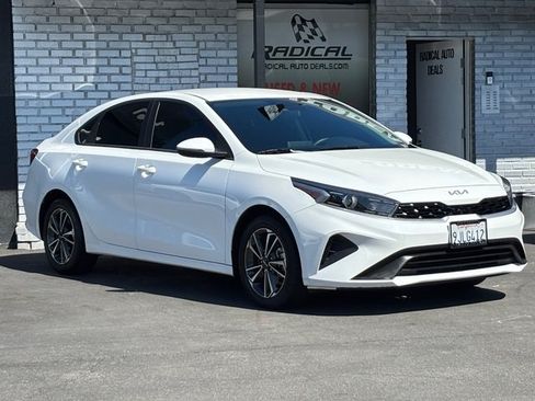 Used 2024 Kia Forte LXS w/ LXS Technology Package FWD image 8