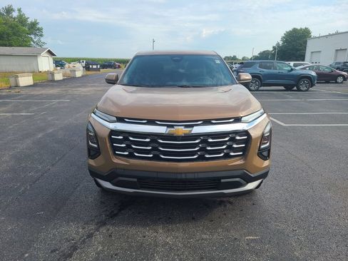 New 2027 Chevrolet Equinox LT FWD image 2