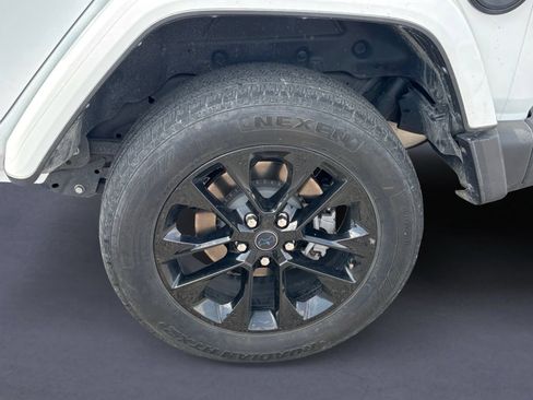 Used 2024 Jeep Wrangler Unlimited Sahara AWD/4WD image 6