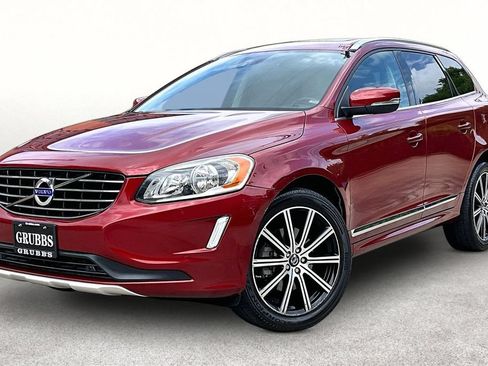 Used 2015 Volvo XC60 T5 Premier w/ Proximity Package FWD image 15