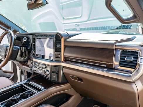 Used 2024 Ford F250 King Ranch w/ Chrome Package AWD/4WD image 18