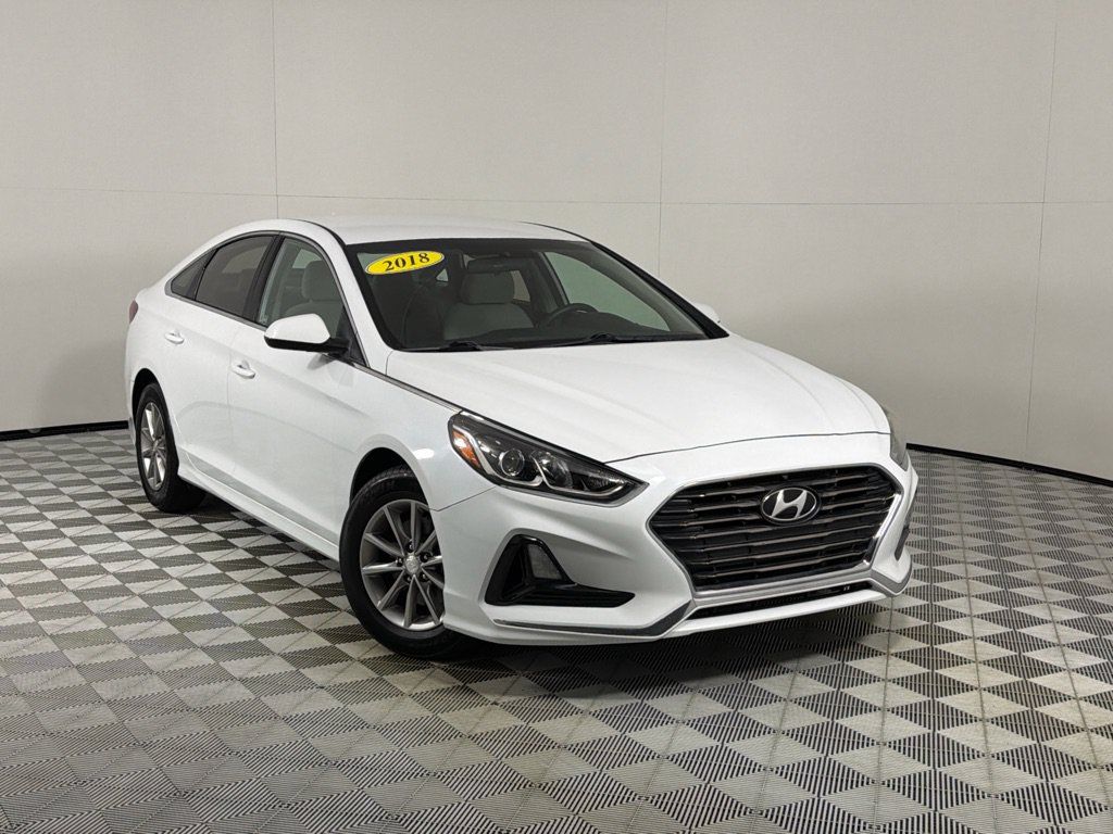 Used 2018 Hyundai Sonata SE FWD image 2