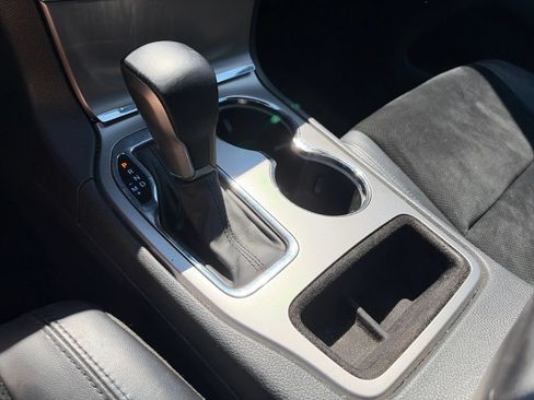 Used 2018 Jeep Grand Cherokee Altitude AWD/4WD image 25