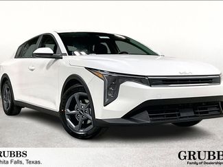 New 2025 Kia K4 LXS video 1