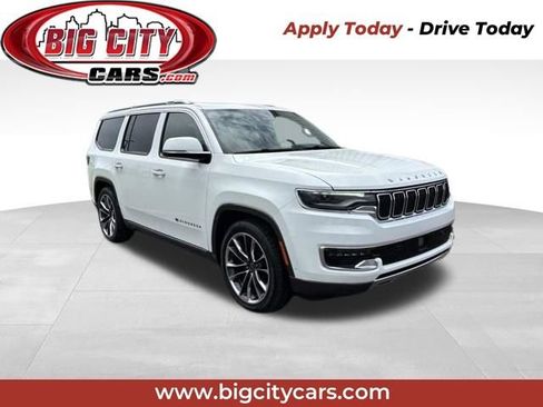Used 2022 Jeep Wagoneer Series III w/ Premium Group I AWD/4WD image 1