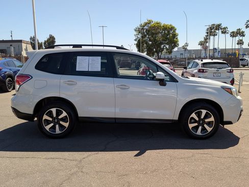 Used 2018 Subaru Forester 2.5i Premium image 5