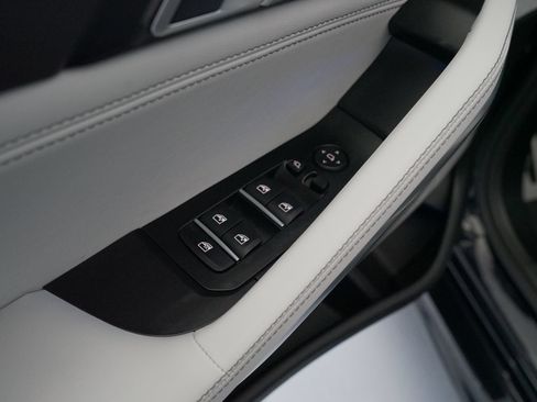 Used 2026 BMW X6 M60i w/ Executive Package AWD/4WD image 19