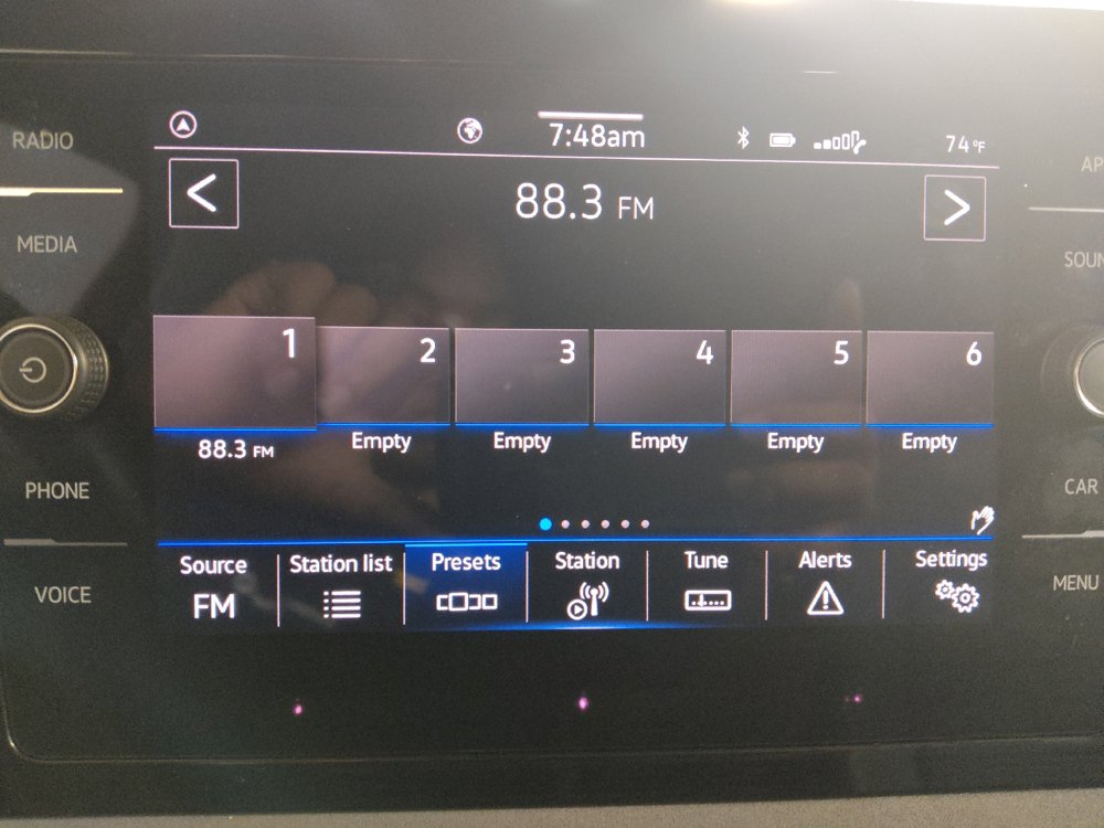 Used 2025 Volkswagen Jetta SE FWD image 25
