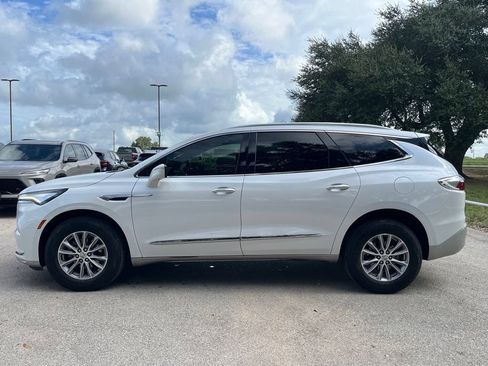 Used 2024 Buick Enclave Essence w/ Technology Package FWD image 8