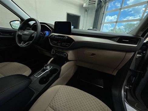 Used 2022 Ford Escape SE FWD image 30