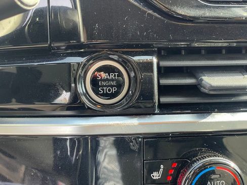 Certified 2024 Nissan Pathfinder SV image 23