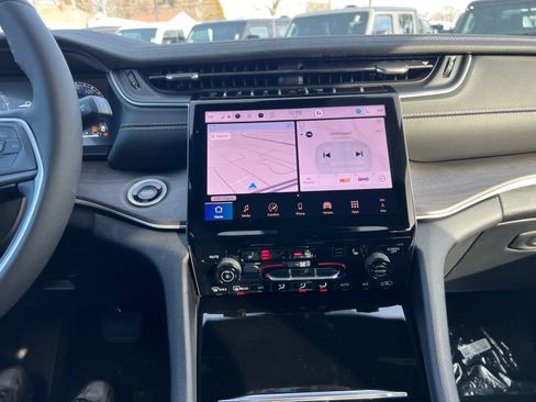 New 2025 Jeep Grand Cherokee L Limited w/ Black Appearance Package image 26