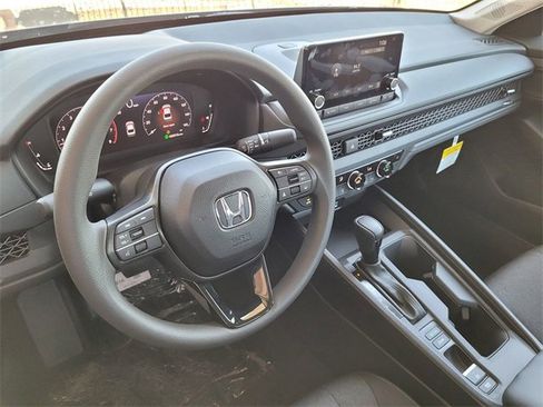 Used 2025 Honda Accord SE image 7