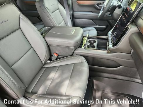 New 2026 GMC Yukon Denali w/ Sun & Power Step Package AWD/4WD image 10