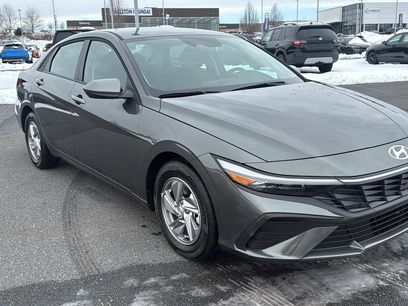 Used 2025 Hyundai Elantra SE