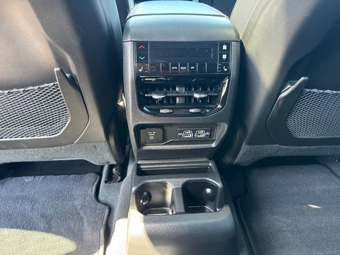 Used 2023 Jeep Grand Cherokee L Overland AWD/4WD image 8