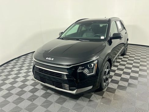 Certified 2025 Kia Niro EX Touring FWD image 9