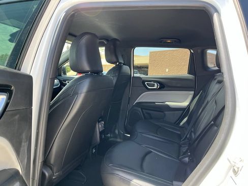 Used 2025 Jeep Compass Limited AWD/4WD image 15