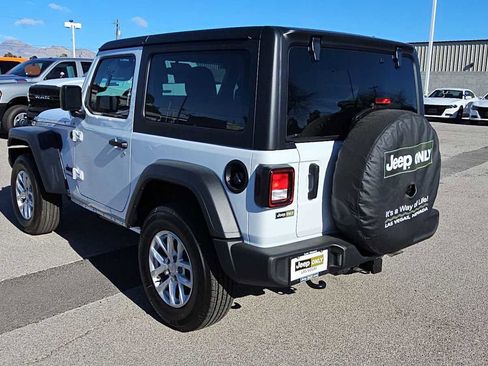 Used 2023 Jeep Wrangler Sport S image 12
