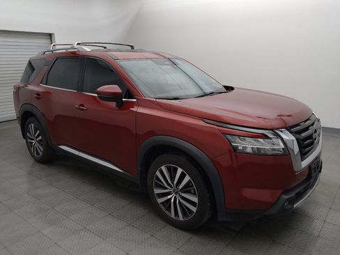 Used 2022 Nissan Pathfinder Platinum w/ Cargo Package FWD image 11