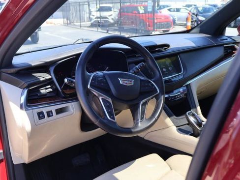 Used 2017 Cadillac XT5 Luxury w/ Driver Awareness Package image 21