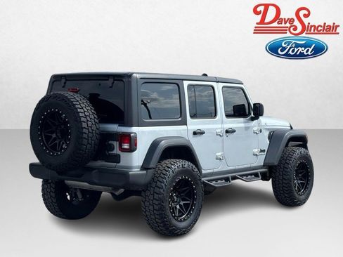 Used 2024 Jeep Wrangler Unlimited Sport AWD/4WD image 7