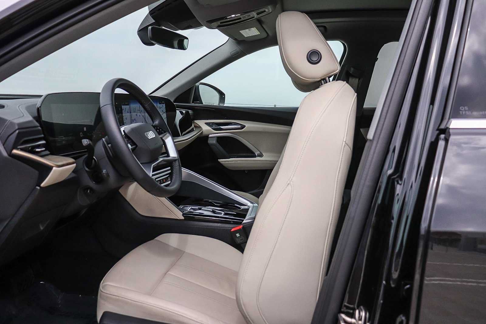 Used 2025 Audi Q5 Premium w/ Convenience Package AWD/4WD image 22