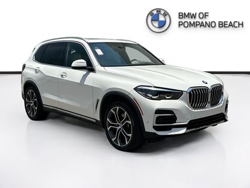 Used 2022 BMW X5 sDrive40i w/ Premium Package RWD image 1