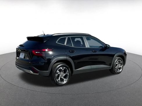 Used 2025 Chevrolet Trax LT image 10