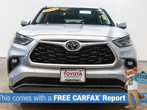 Used 2024 Toyota Highlander LE AWD/4WD image 2