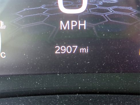 Used 2025 Jeep Compass Limited image 30