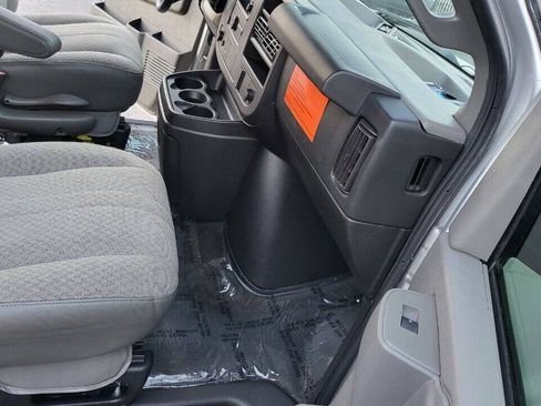 Used 2018 Chevrolet Express 3500 LT w/ LT Preferred Equipment Group RWD image 16