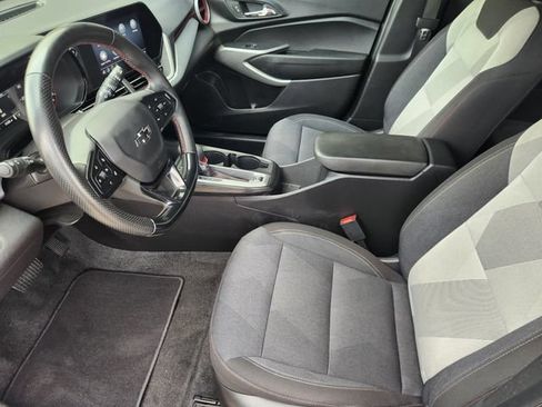 Used 2024 Chevrolet Trax RS w/ Driver Confidence Package FWD image 3