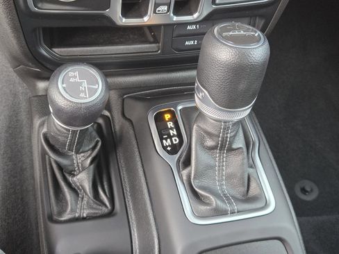 Certified 2024 Jeep Gladiator Sport image 15