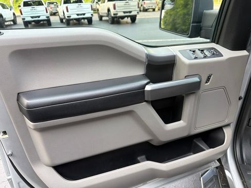 Used 2018 Ford F150 XLT w/ Equipment Group 302A Luxury AWD/4WD image 6