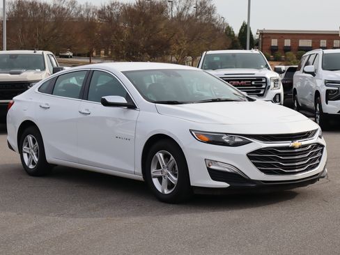 Certified 2024 Chevrolet Malibu LS w/ Driver Confidence Package image 2