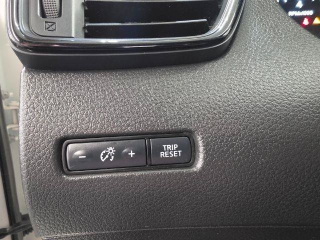 Used 2020 Nissan Rogue S FWD image 15