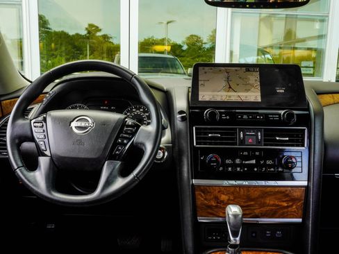 Used 2022 Nissan Armada SL RWD image 17
