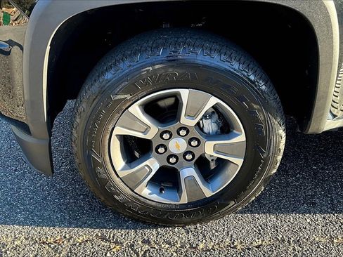 Used 2017 Chevrolet Colorado Z71 image 29