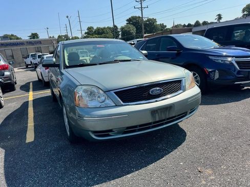 Used 2005 Ford Five Hundred SE FWD image 2