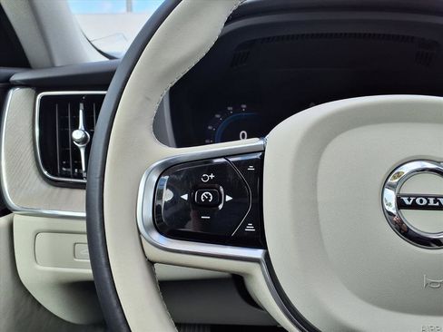 Certified 2023 Volvo XC60 B5 Plus w/ Protection Package Premier image 27