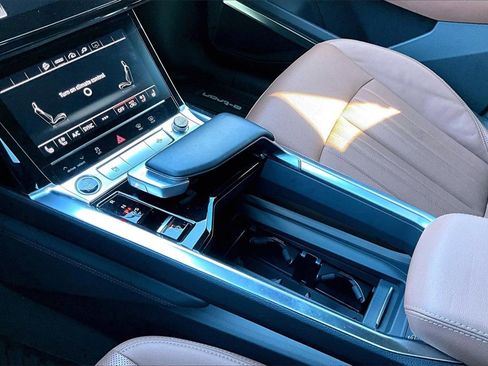 Used 2024 Audi Q8 e-tron Premium Plus image 23