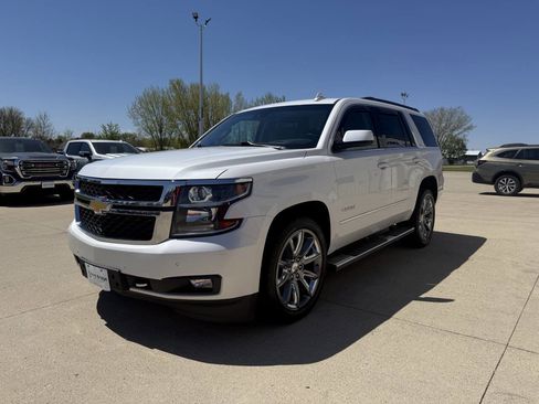 Used 2018 Chevrolet Tahoe LT w/ LT Signature Package AWD/4WD image 2