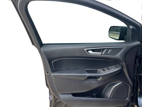 Used 2022 Ford Edge SE image 20