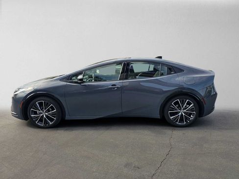 Certified 2026 Toyota Prius XLE FWD image 6