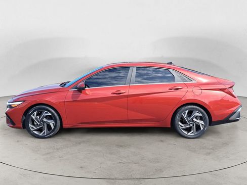 Used 2024 Hyundai Elantra Limited image 6
